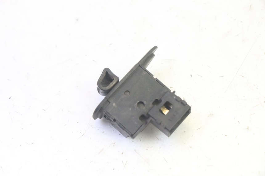 photo de COMANDO DE SETAS PIAGGIO MP3 RL 250 (2006 - 2010) - Zoom do estado de desgaste