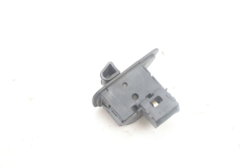 photo de COMANDO DE SETAS PIAGGIO MP3 500 (2016 - 2018) - Zoom do estado de desgaste