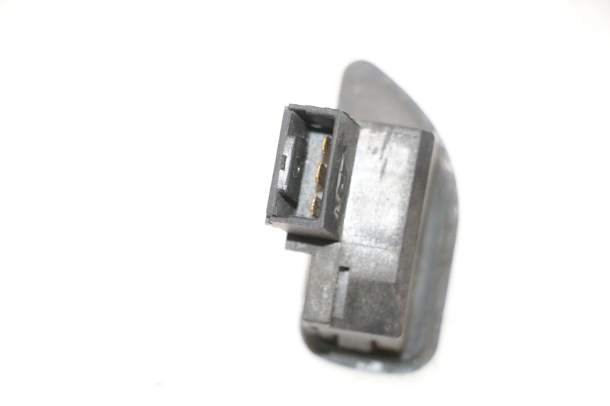 photo de COMANDO DE SETAS PIAGGIO MP3 500 (2011 - 2015) - Zoom do estado de desgaste