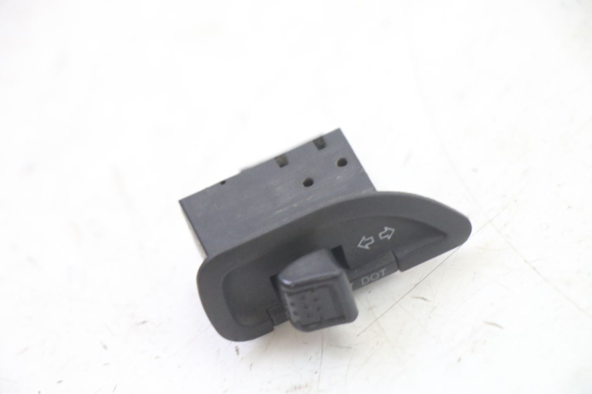 photo de COMANDO DE SETAS PIAGGIO NRG POWER PUREJET 50 (2018 - 2021) - Detalhe da peça