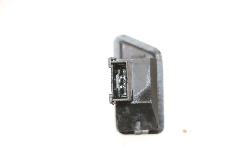 photo de COMUTADOR DE SETA JM MOTORS OLDIES GT 4T 50 (2018 - 2025) - Zoom do estado de desgaste
