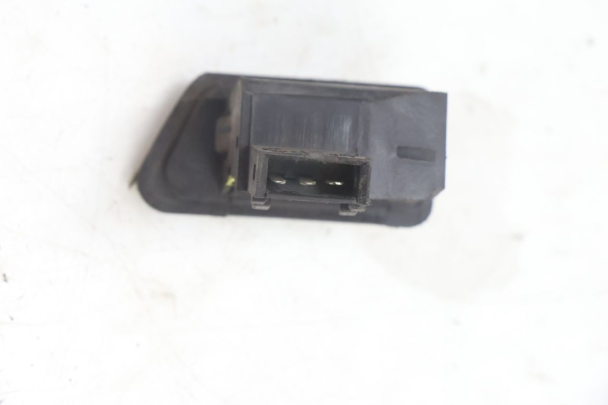 photo de COMUTADOR DE SETAS SYM ORBIT 2 4T 50 (2008 - 2017) - Outro ângulo de visão