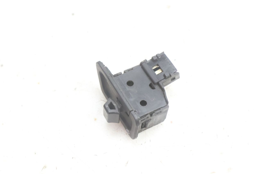 photo de COMUTADOR DE SETAS SYM ORBIT III 3 4T 50 (2021 - 2025) - Zoom do estado de desgaste