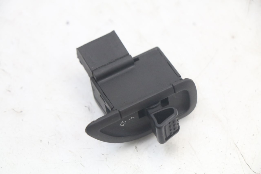 photo de INTERRUPTOR DE SETA PIAGGIO LIBERTY IGET 4T 50 (2021 - 2025) - Zoom do estado de desgaste