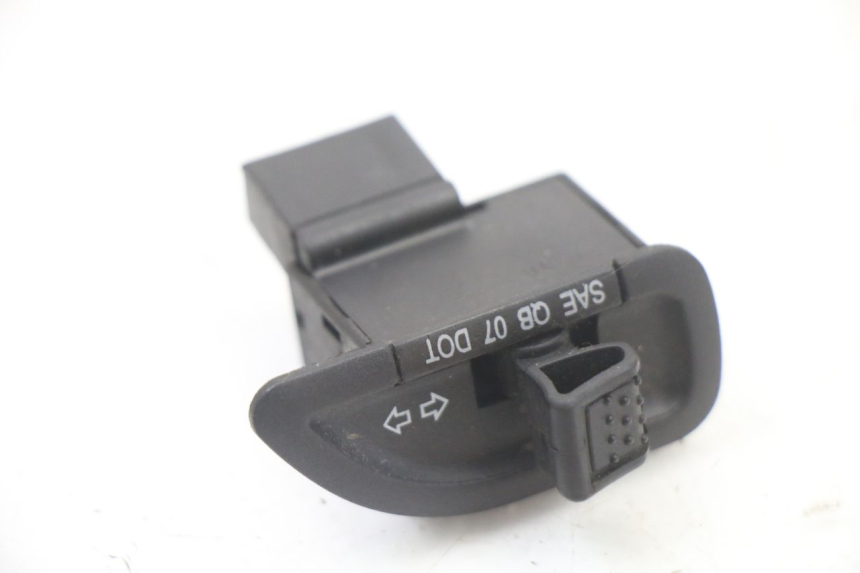 photo de COMANDO DE SETAS PIAGGIO NRG POWER PUREJET 50 (2018 - 2021) - Detalhe da peça