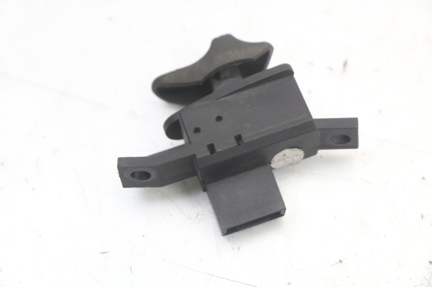 photo de COMUTADOR DE SETAS PIAGGIO VESPA LX 2T 50 (2005 - 2013) - Zoom do estado de desgaste