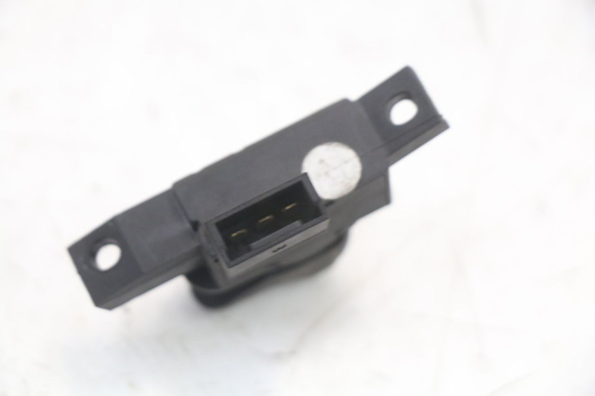 photo de COMUTADOR DE SETAS PIAGGIO VESPA LX 2T 50 (2005 - 2013) - Outro ângulo de visão