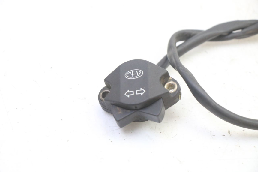 photo de COMUTADOR DE SETAS KTM SUPERENDURO R 950 (2005 - 2009) - Outro ângulo de visão