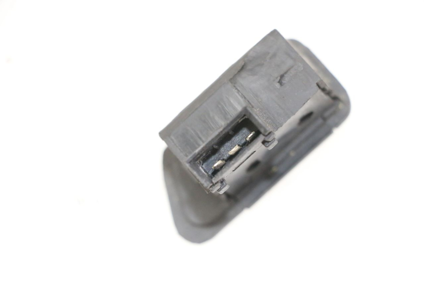 photo de COMUTADOR DE SETAS SYM FIDDLE 3 III 50 (2014 - 2020) - Zoom do estado de desgaste