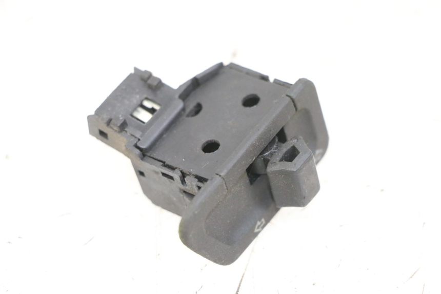photo de COMUTADOR DE SETAS SYM ORBIT 2 4T 50 (2008 - 2017) - Detalhe da peça