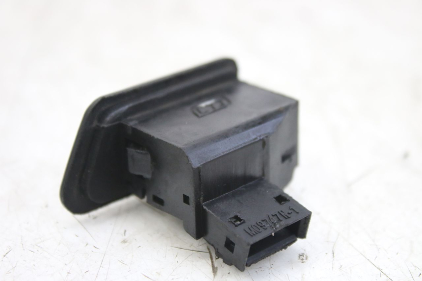 photo de COMANDO DE SETAS PEUGEOT TWEET 4T 50 (2010 - 2014) - Detalhe da peça