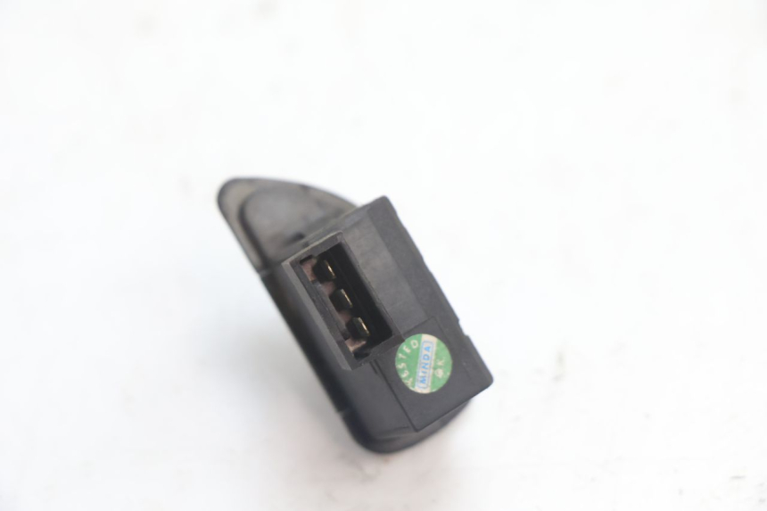 photo de INTERRUPTOR DE SETAS PIAGGIO TYPHOON 50 (2000 - 2009) - Outro ângulo de visão