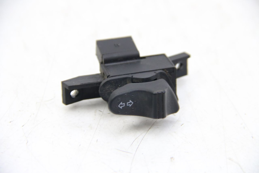 photo de COMUTADOR DE SETA PIAGGIO VESPA GTS SUPER IE 125 (2009 - 2016) - Vista principal