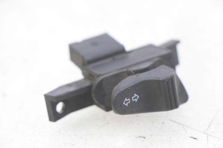 photo de COMUTADOR DE SETAS PIAGGIO VESPA LX 2T 50 (2005 - 2013) - Vista principal