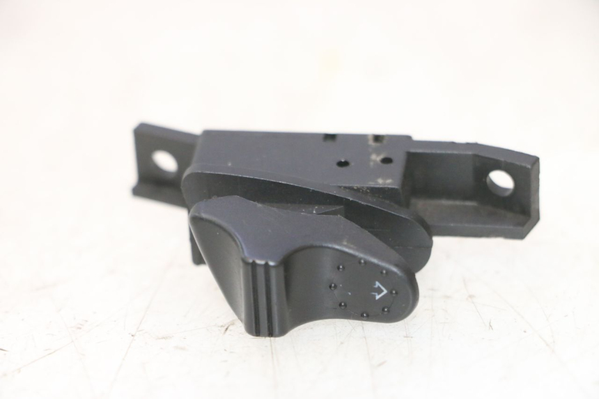 photo de COMUTADOR DE SETAS PIAGGIO VESPA LX 2T 50 (2005 - 2013) - Vista principal