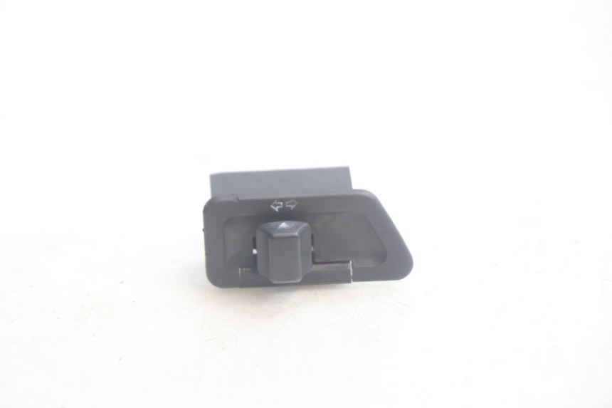 photo de INTERRUPTOR DE SETAS YAMAHA XMAX X-MAX 125 (2006 - 2009) - Vista principal