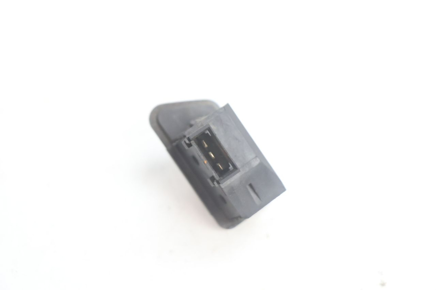 photo de INTERRUPTOR DE SETAS YAMAHA XMAX X-MAX 125 (2006 - 2009) - Outro ângulo de visão