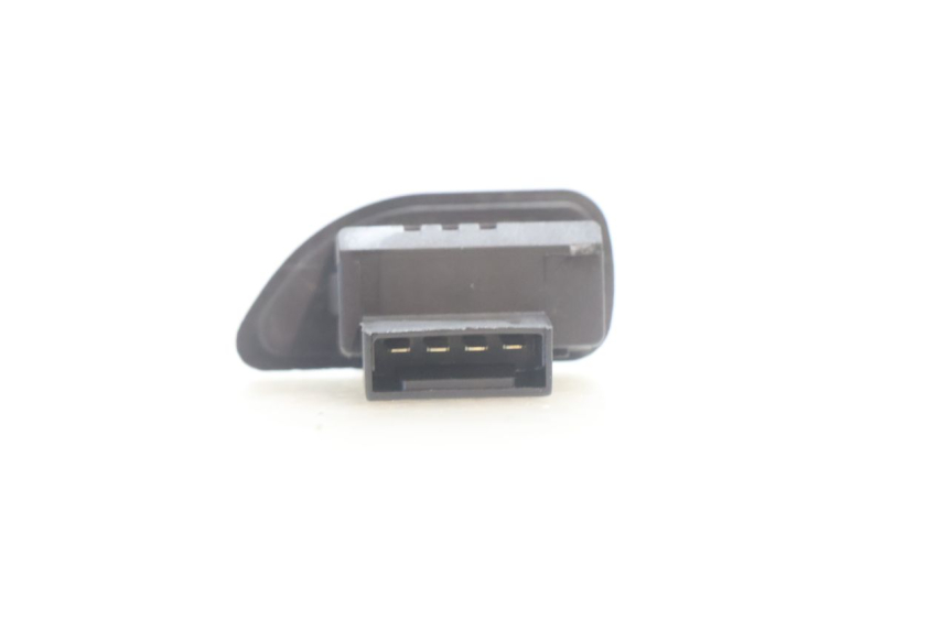 photo de INTERRUPTOR DE SETAS PIAGGIO X9 AMALFI 180 (2000 - 2003) - Outro ângulo de visão
