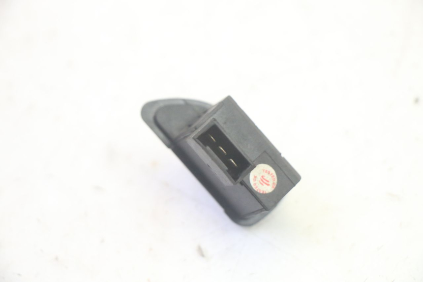 photo de COMANDO DE SETAS PIAGGIO XEVO - X EVO 125 (2007 - 2017) - Outro ângulo de visão