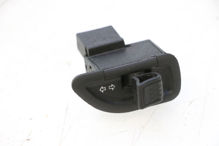 photo de COMANDO DE SETAS PIAGGIO ZIP 2T 50 (2009 - 2019) - Outro ângulo de visão