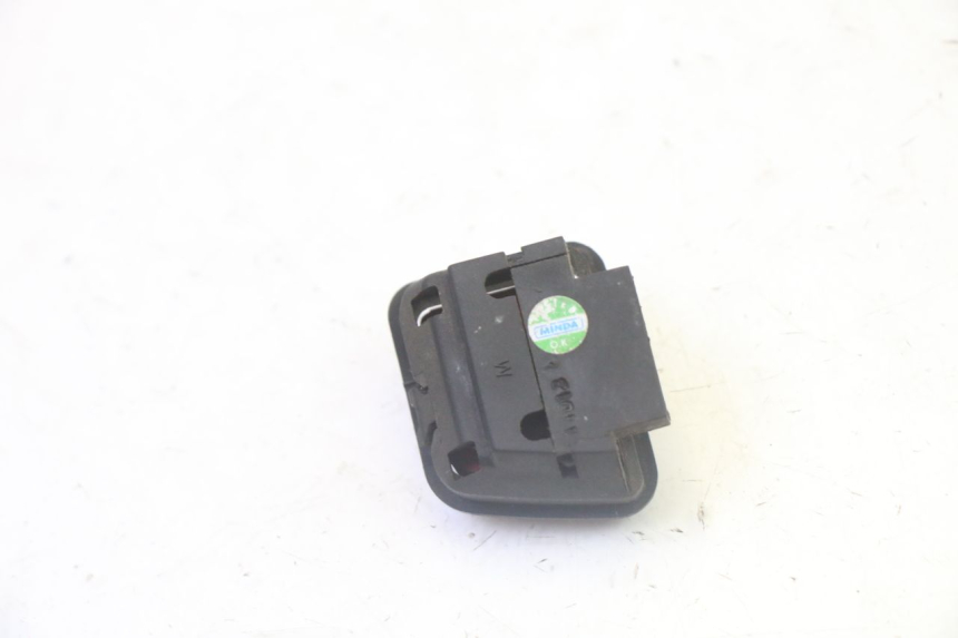 photo de INTERRUPTOR DE IGNIÇÃO PIAGGIO MP3 500 (2011 - 2015) - Outro ângulo de visão