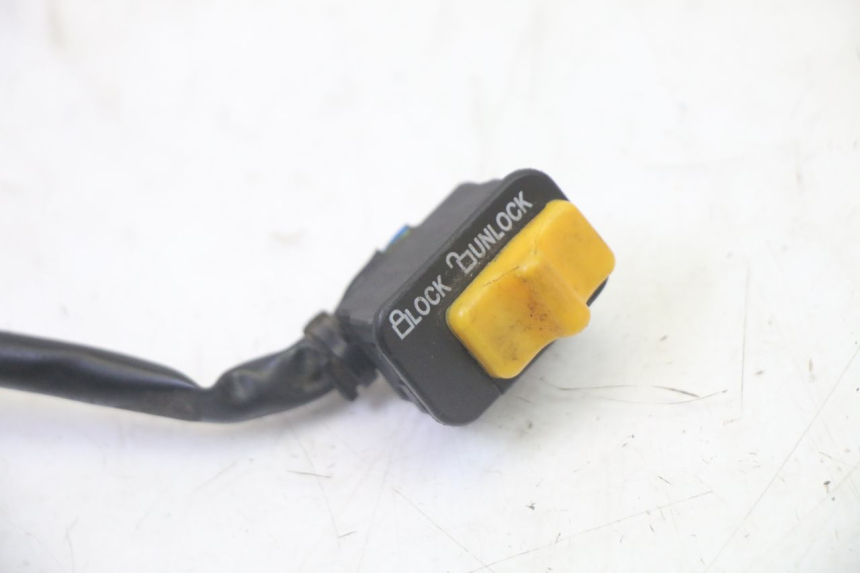 photo de INTERRUPTOR DE IGNIÇÃO PEUGEOT TWEET 4T 50 (2018 - 2022) - Detalhe da peça