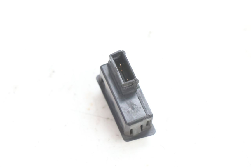 photo de INTERRUPTOR DE PARTIDA APRILIA ATLANTIC S 125 (2010 - 2013) - Outro ângulo de visão