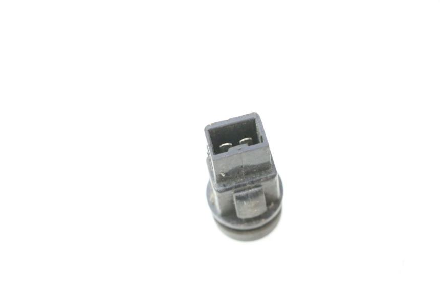 photo de INTERRUPTOR DE PARTIDA PIAGGIO FLY 2T 50 (2004 - 2017) - Outro ângulo de visão