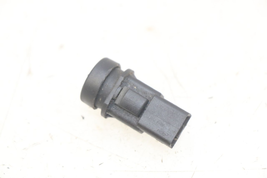 photo de COMUTADOR DE PARTIDA PIAGGIO FLY 4T 50 (2013 - 2017) - Zoom do estado de desgaste