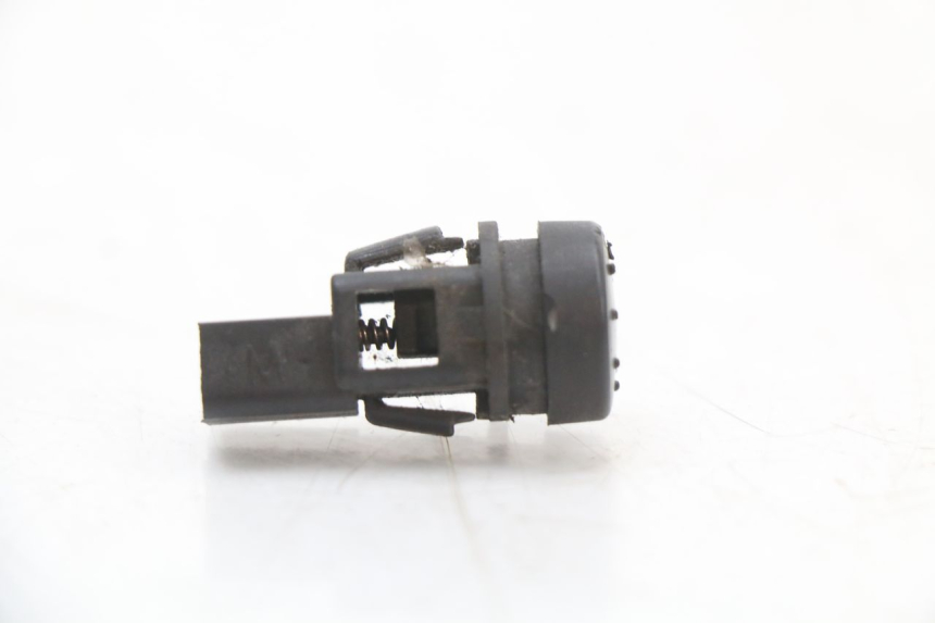 photo de COMUTADOR DE PARTIDA PIAGGIO FLY 4T 50 (2004 - 2010) - Zoom do estado de desgaste