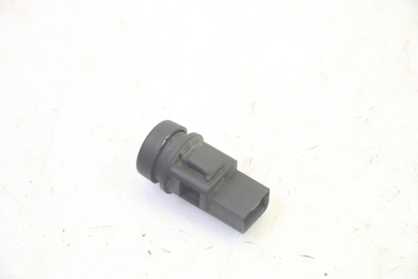 photo de COMUTADOR DE PARTIDA PIAGGIO FLY 4T 50 (2013 - 2017) - Zoom do estado de desgaste