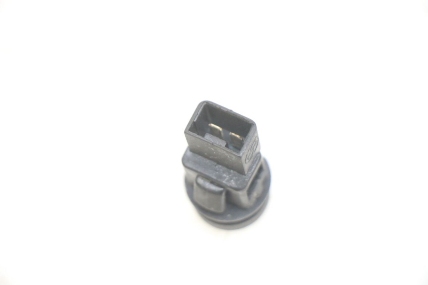photo de COMUTADOR DE PARTIDA PIAGGIO FLY 125 (2005 - 2012) - Zoom do estado de desgaste