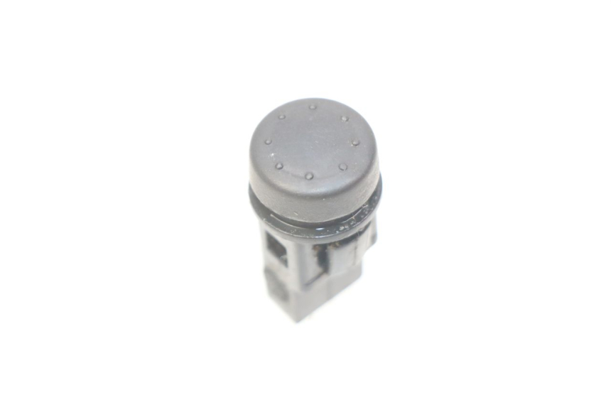 photo de INTERRUPTOR DE PARTIDA PIAGGIO FLY 100 (2006 - 2010) - Zoom do estado de desgaste