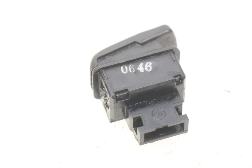 photo de COMANDO DE PARTIDA PIAGGIO LIBERTY IGET 4T 50 (2015 - 2020) - Zoom do estado de desgaste