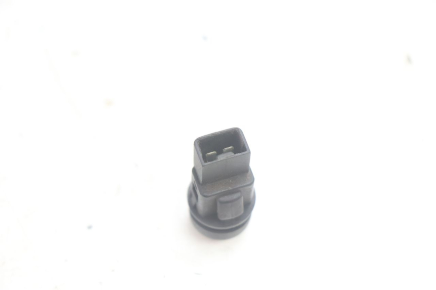 photo de INTERRUPTOR DE PARTIDA PIAGGIO LIBERTY 50 (1998 - 2003) - Outro ângulo de visão