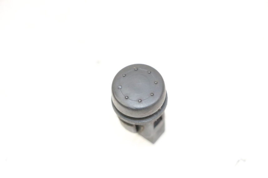 photo de INTERRUPTOR DE PARTIDA PIAGGIO VESPA GRANTURISMO 200 (2004 - 2005) - Zoom do estado de desgaste