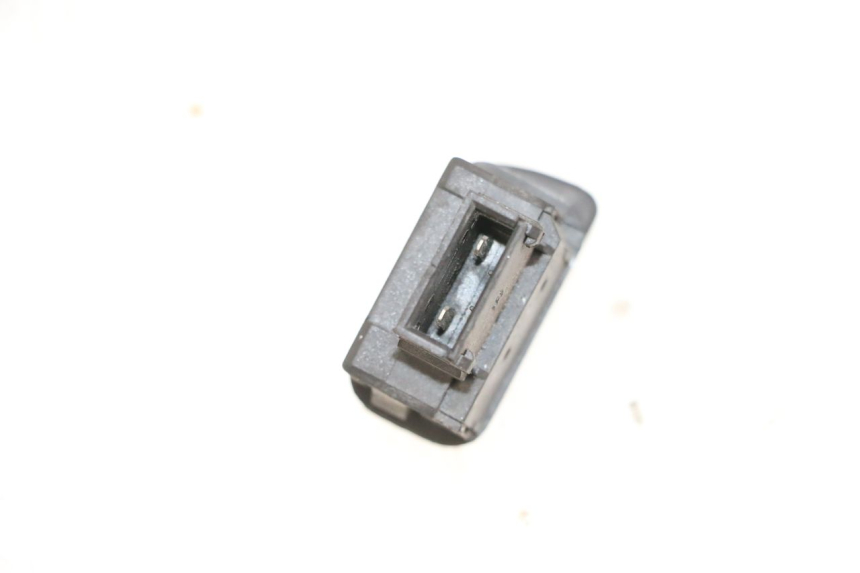 photo de INTERRUPTOR DE PARTIDA PIAGGIO VESPA GTS SUPER IE 125 (2009 - 2016) - Detalhe da peça