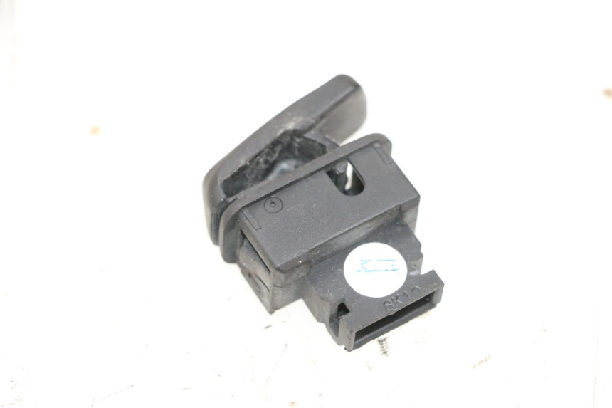 photo de INTERRUPTOR DE PARTIDA PIAGGIO VESPA GTS SUPER IE 125 (2009 - 2016) - Zoom do estado de desgaste