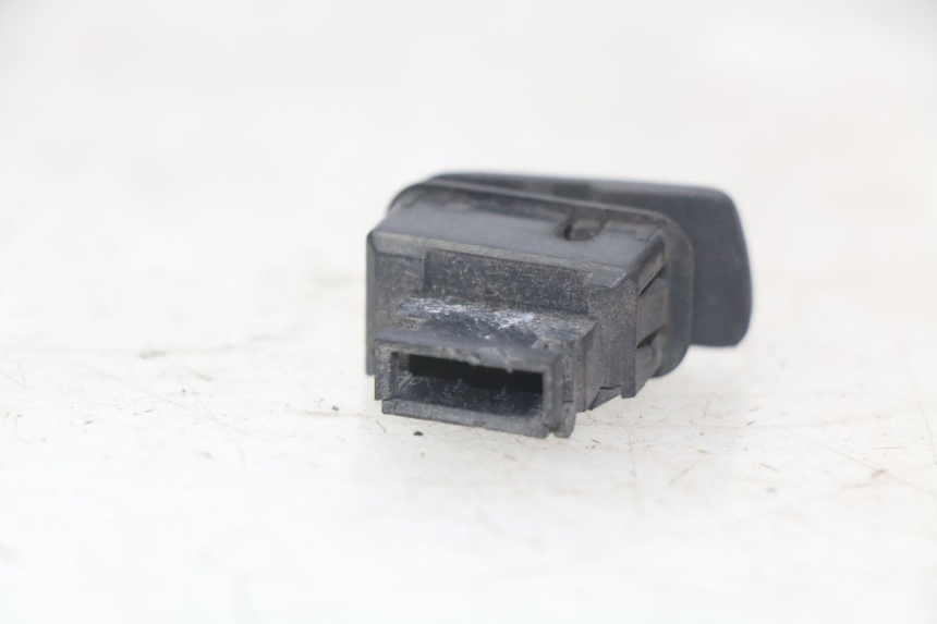 photo de COMUTADOR DE PARTIDA PIAGGIO VESPA LX 125 (2005 - 2010) - Detalhe da peça