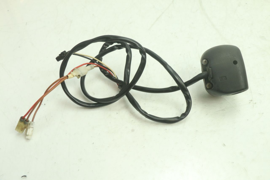 photo de INTERRUPTOR DE PARTIDA YAMAHA WAVE RUNNER GP R 1200 (2000 - 2003) - Outro ângulo de visão