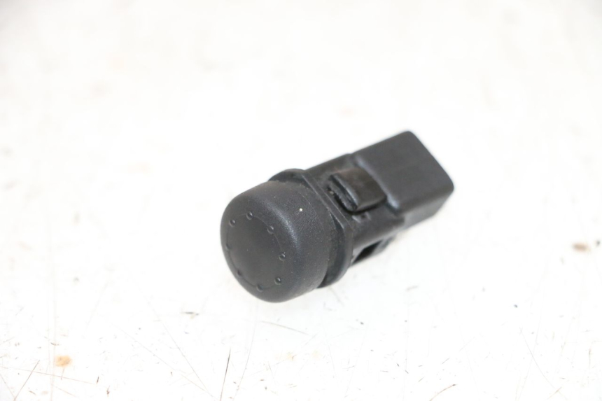 photo de COMUTADOR DE PARTIDA PIAGGIO X8 125 (2004 - 2007) - Zoom do estado de desgaste
