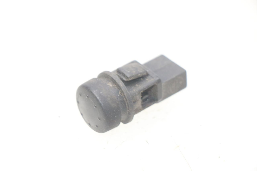 photo de COMUTADOR DE PARTIDA PIAGGIO X9 EVOLUTION 250 (2003 - 2007) - Zoom do estado de desgaste