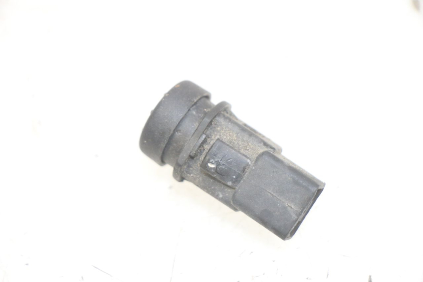 photo de COMUTADOR DE PARTIDA PIAGGIO X9 125 (2000 - 2003) - Zoom do estado de desgaste