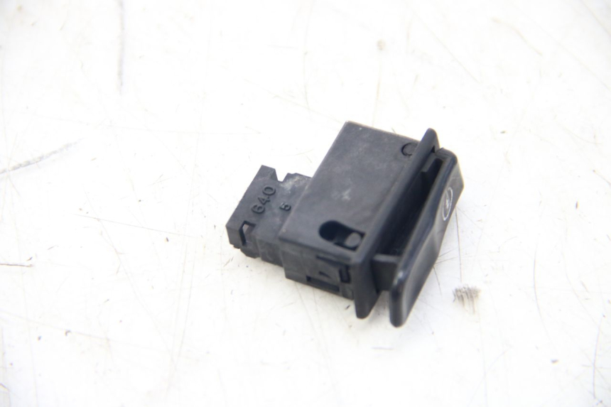 photo de COMANDO DE PARTIDA YAMAHA XMAX X-MAX 125 (2006 - 2009) - Zoom do estado de desgaste