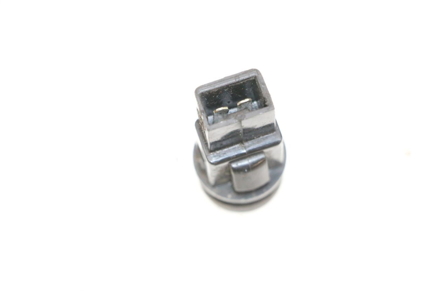 photo de COMUTADOR DE PARTIDA PIAGGIO ZIP 2T 50 (2009 - 2019) - Zoom do estado de desgaste