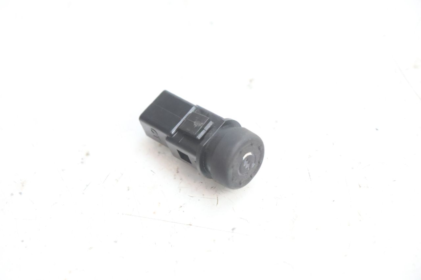 photo de COMUTADOR DE PARTIDA PIAGGIO ZIP 2T 50 (2009 - 2019) - Detalhe da peça