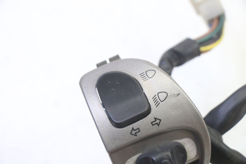 photo de COMANDO DIREITO QUADRO 4 4D 350 (2015 - 2018) - Detalhe da peça