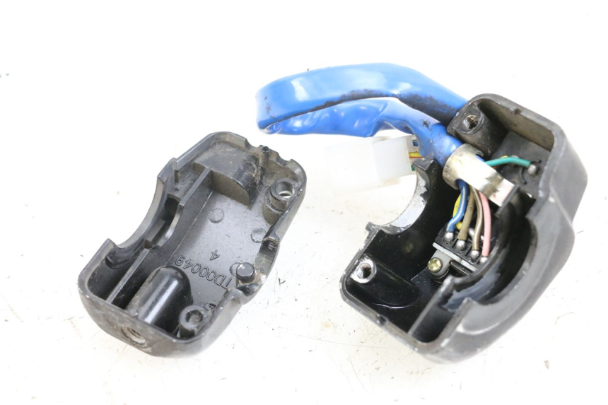 photo de COMANDO DIREITO KYMCO AGILITY 4T 50 (2005 - 2018) - Zoom do estado de desgaste