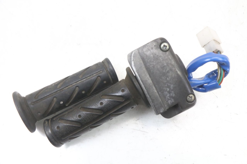photo de COMANDO DIREITO KYMCO AGILITY 4T 50 (2005 - 2018) - Ampliação técnica