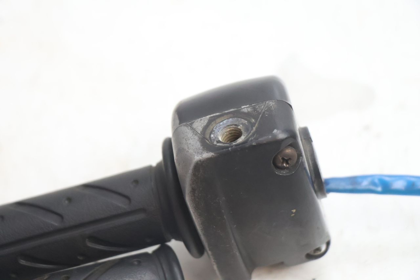 photo de COMANDO DIREITO KYMCO AGILITY 4T 50 (2018 - 2022) - Pontos de fixação